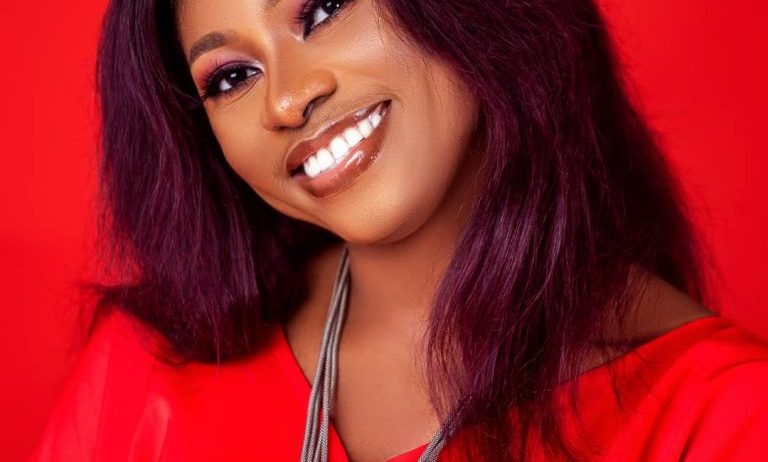 Dexy-Onu-Potrait-768x960